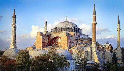 La riapertura della moschea di Santa Sofia ad Istanbul